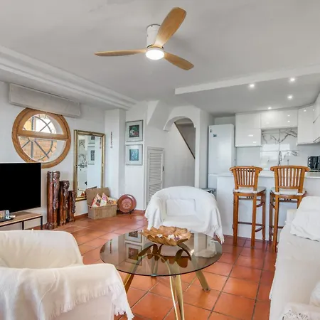 Oceanview House Hills