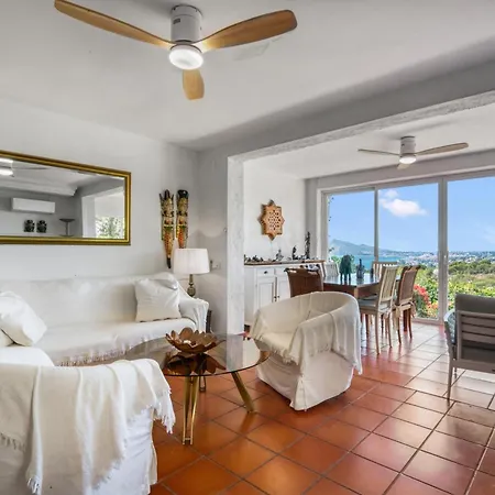Oceanview House Hills